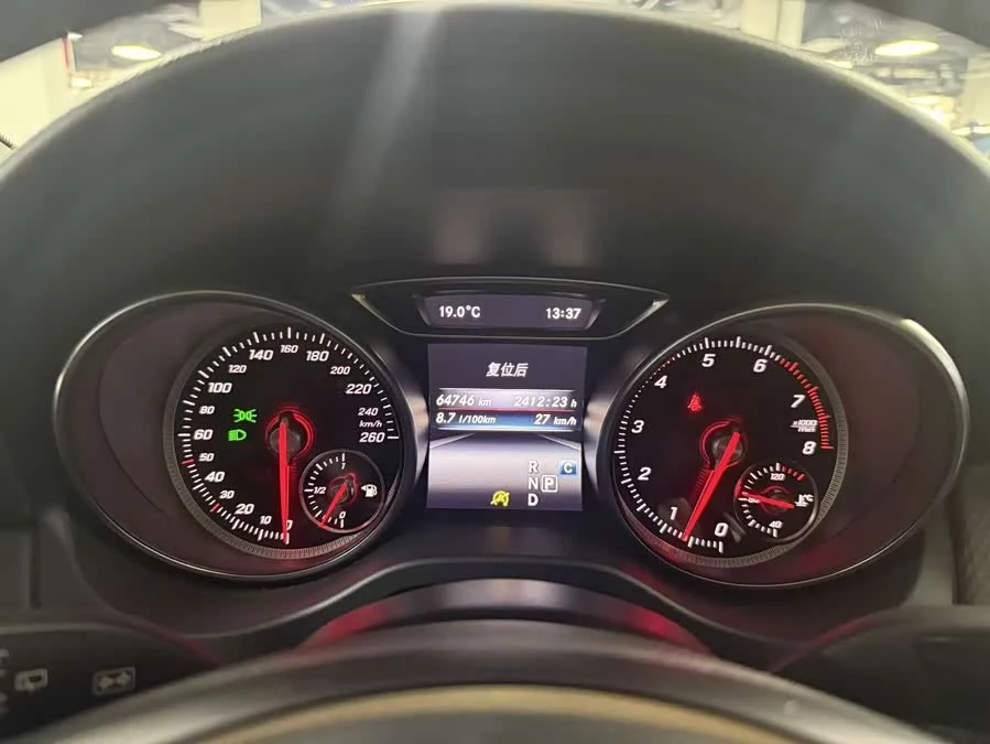 Mercedes Benz GLA