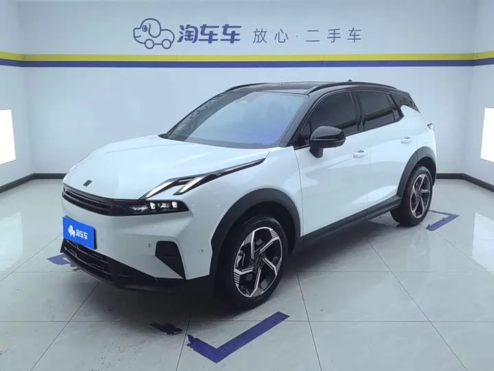 Lynk & Co 06