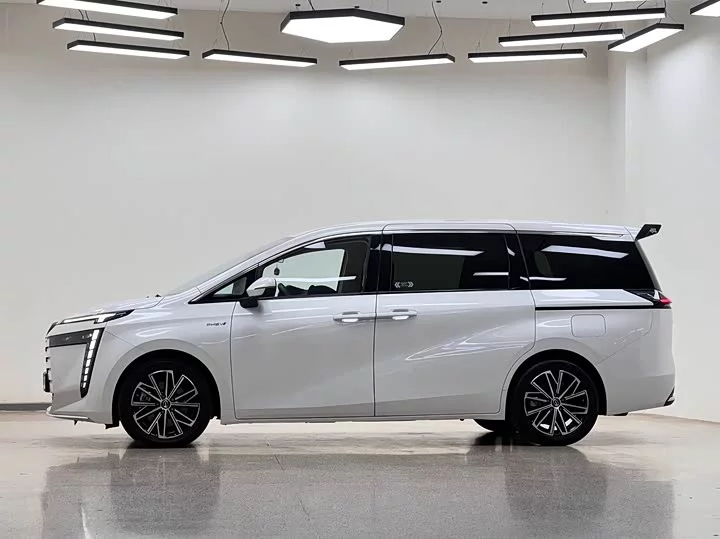 GAC Trumpchi E8 PHEV