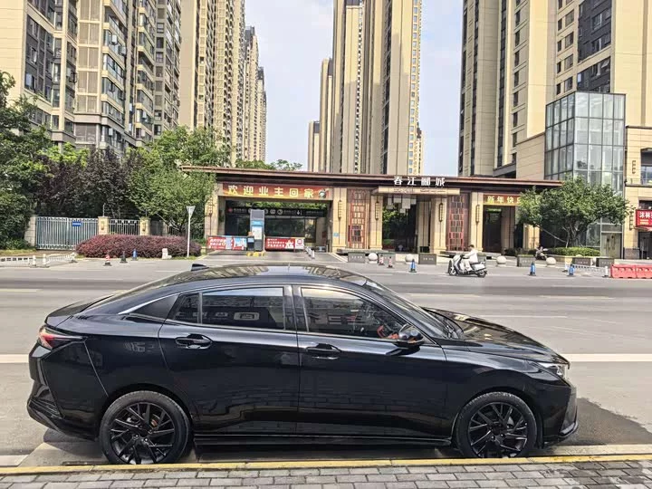 Dongfeng Yixuan