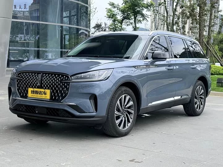 Lincoln aviator