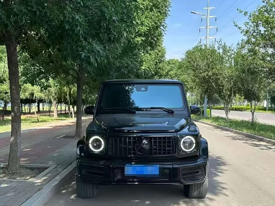 Mercedes Benz G-rated