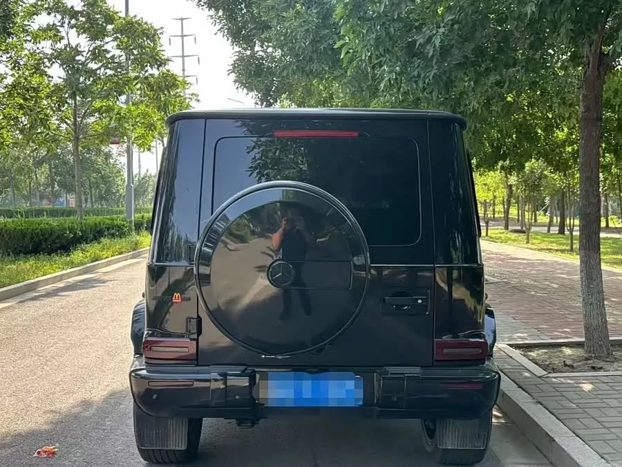 Mercedes Benz G-rated