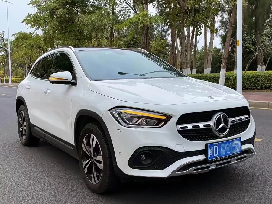 Mercedes Benz GLA