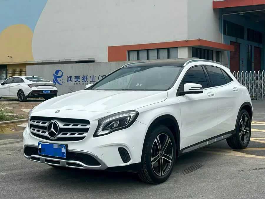 Mercedes Benz GLA