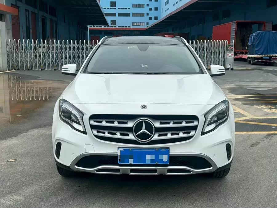 Mercedes Benz GLA