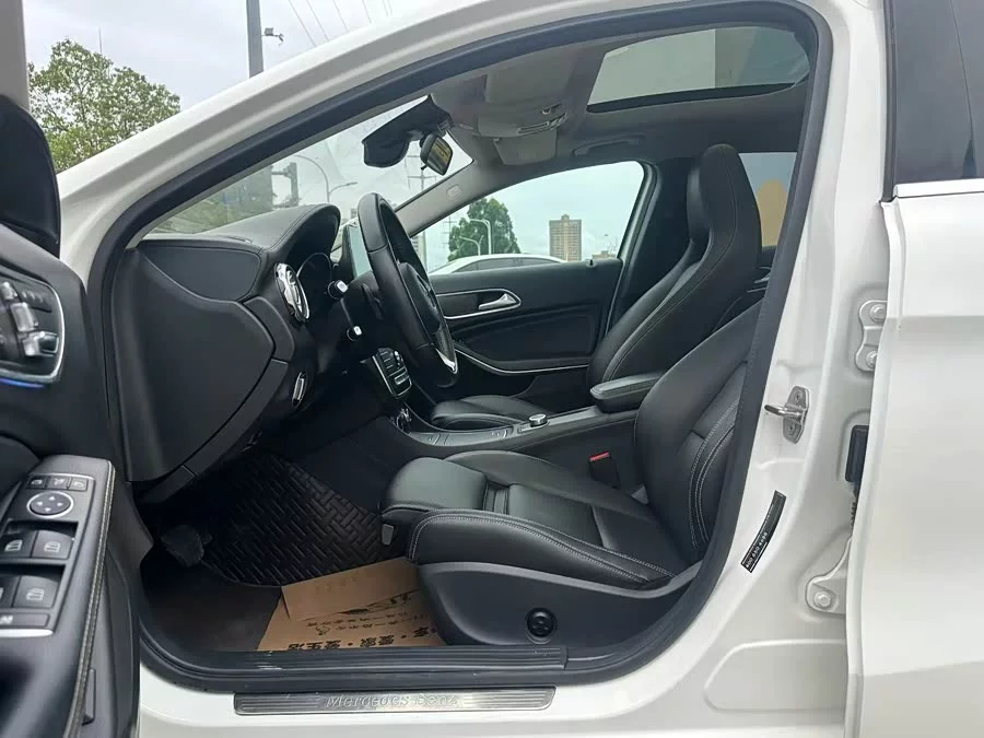 Mercedes Benz GLA