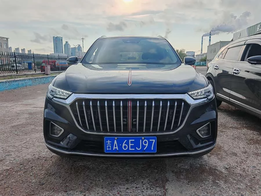 Hongqi HS5