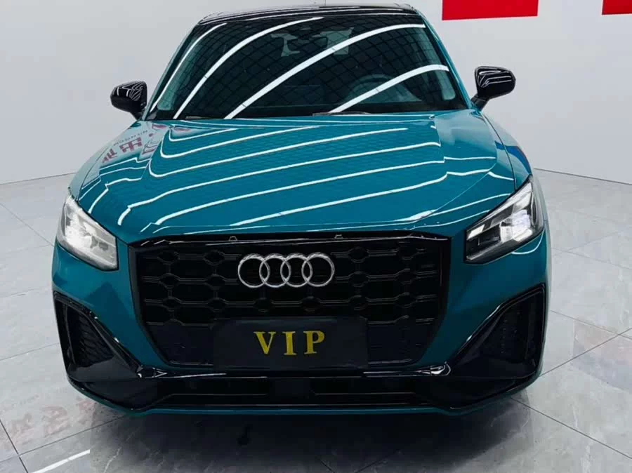 Audi Q2L