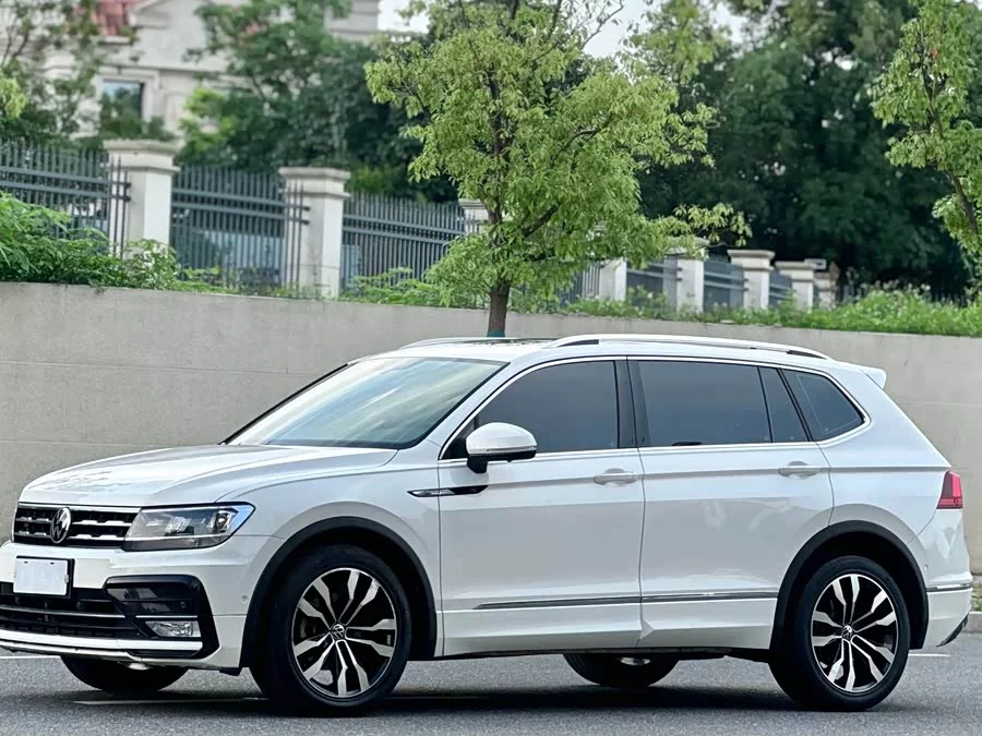Volkswagen Tiguan L
