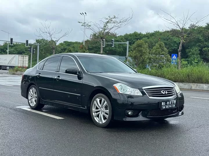 Infiniti M Series