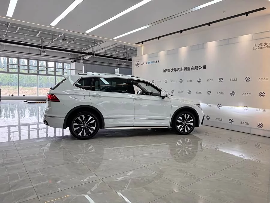 Volkswagen Tiguan L