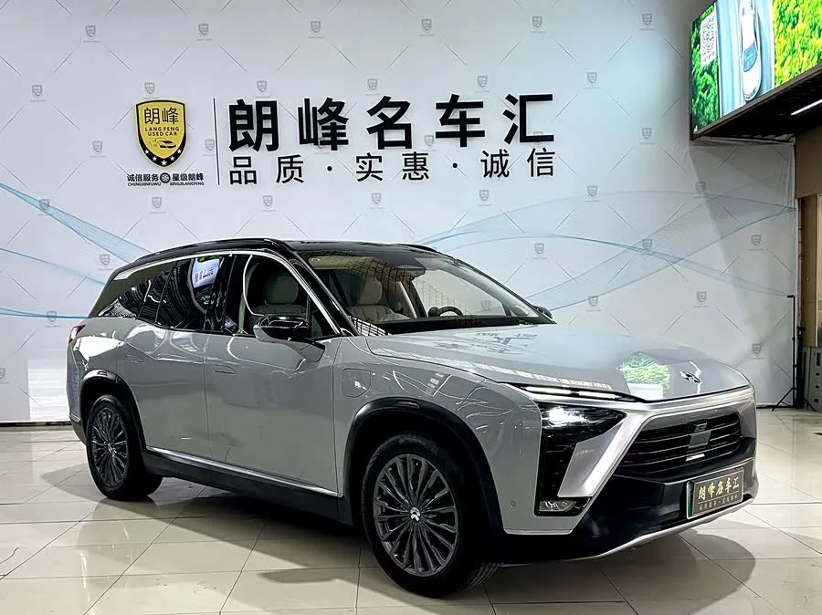 NIO ES8