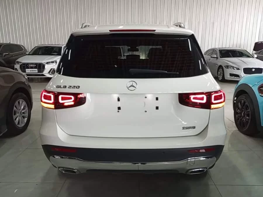Mercedes Benz GLB