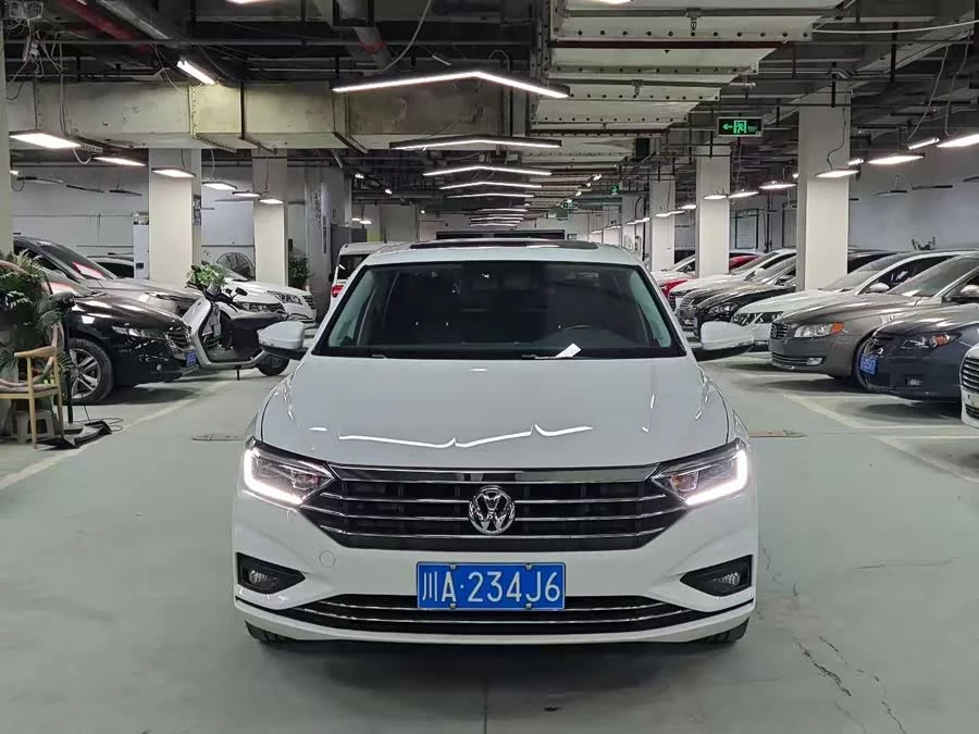 Volkswagen Sagitar