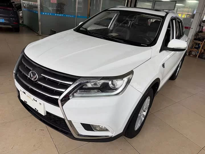 BAIC S6