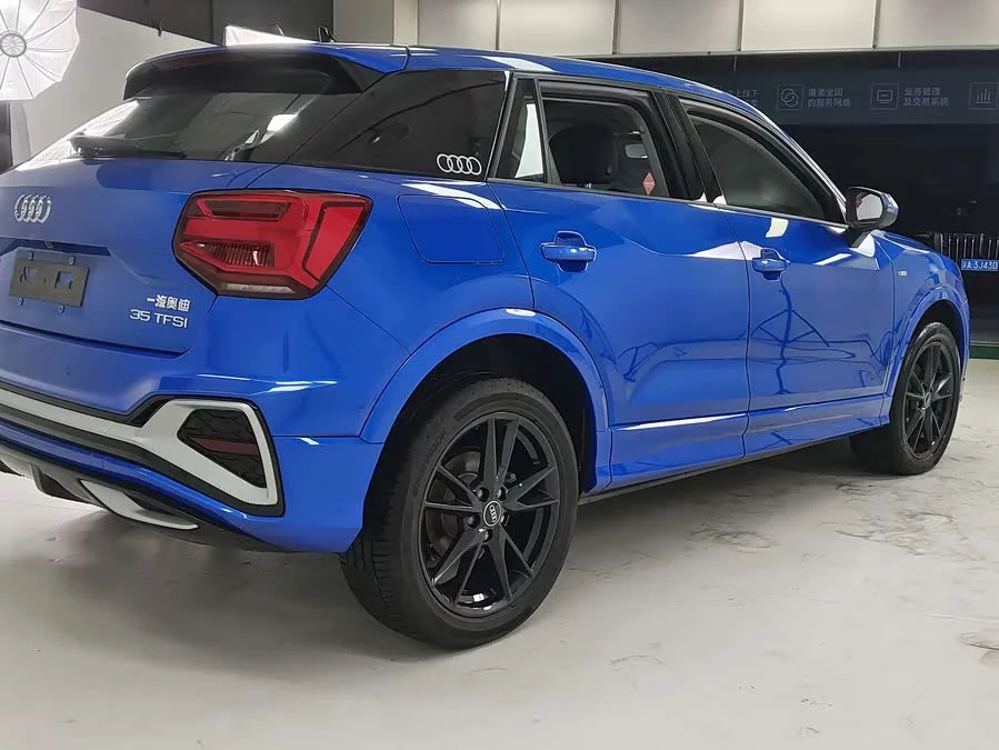 Audi Q2L