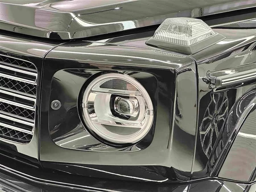 Mercedes Benz G-rated