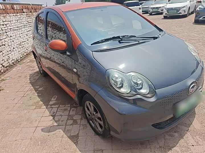 BYD e1
