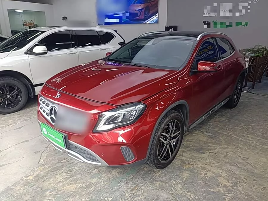 Mercedes Benz GLA