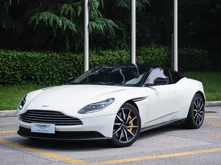 Aston Martin DB11