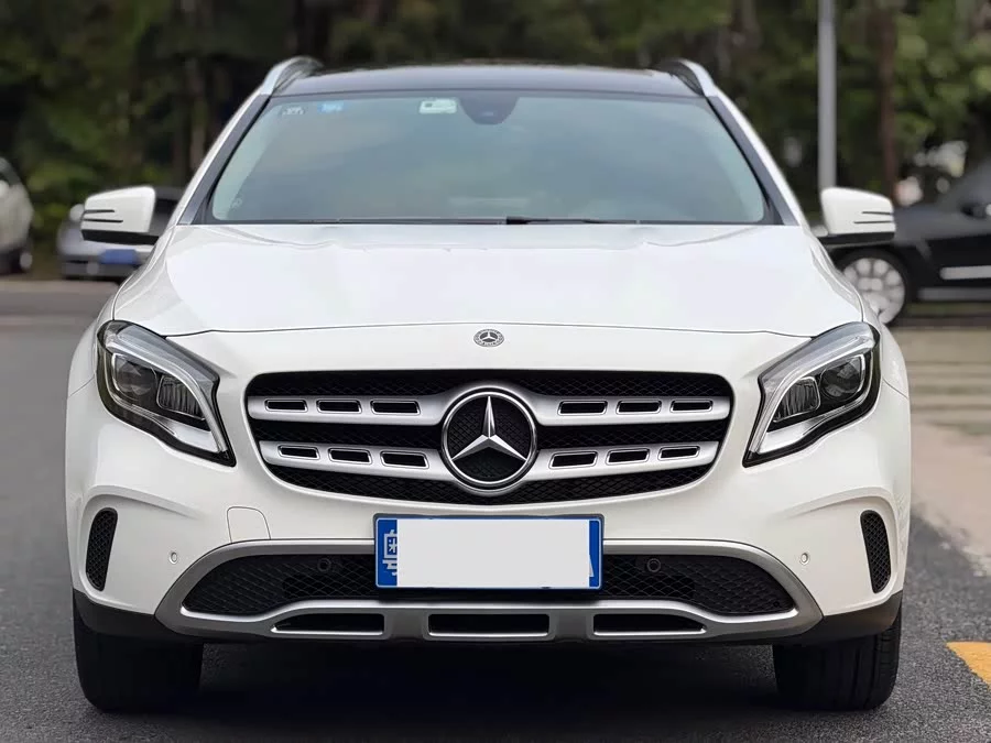 Mercedes Benz GLA