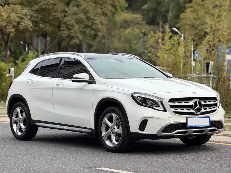 Mercedes Benz GLA