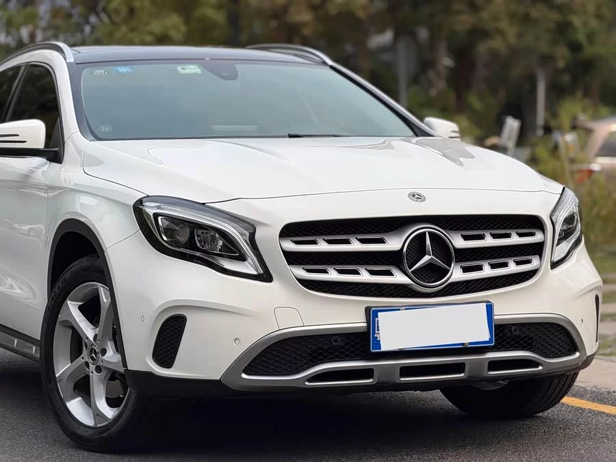 Mercedes Benz GLA