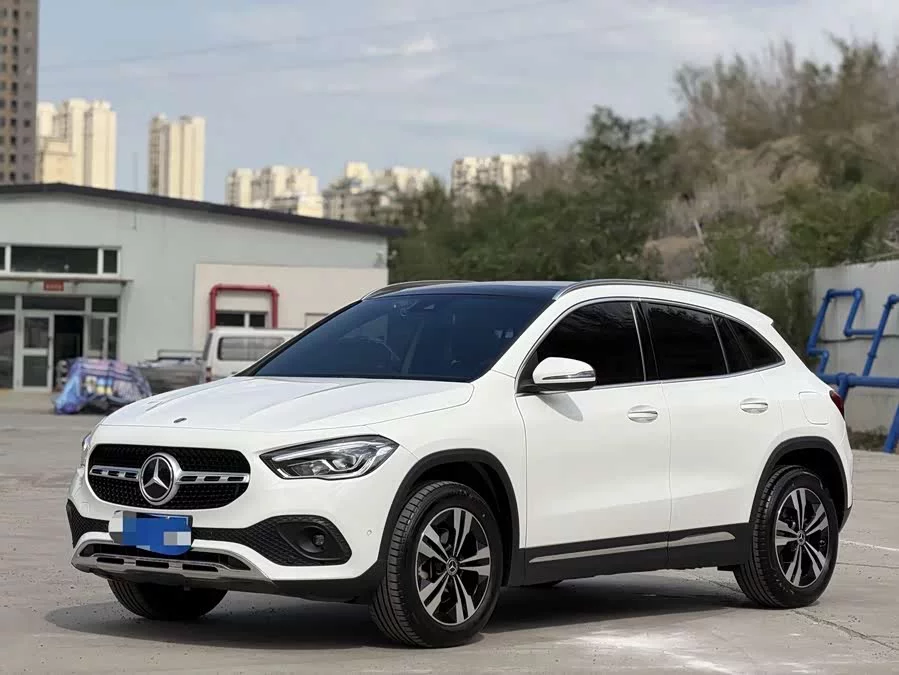 Mercedes Benz GLA