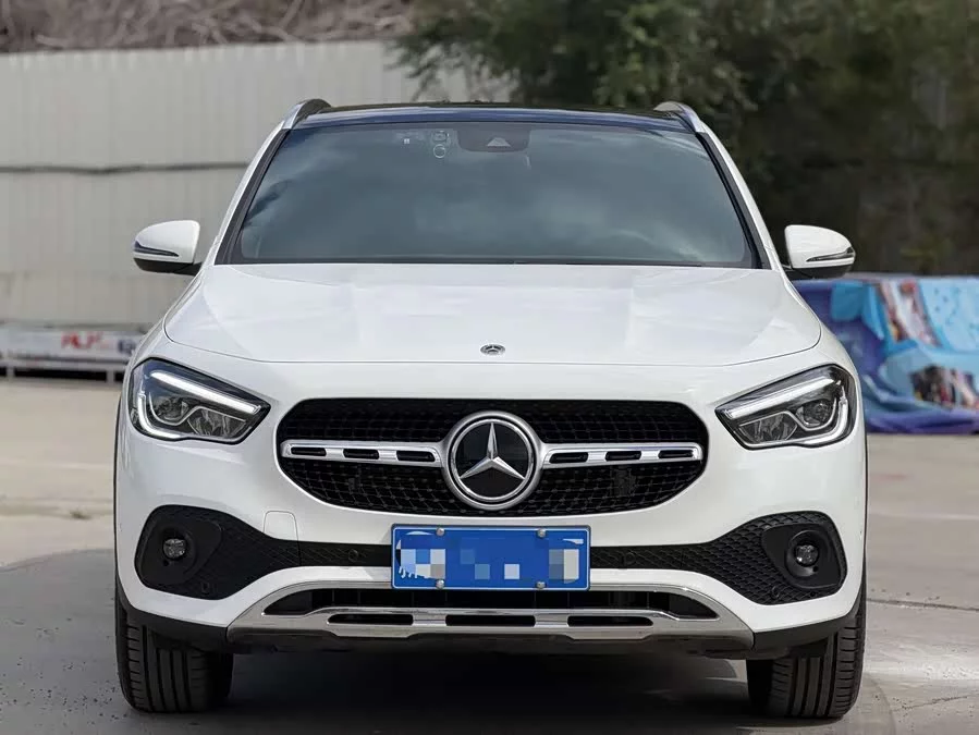 Mercedes Benz GLA
