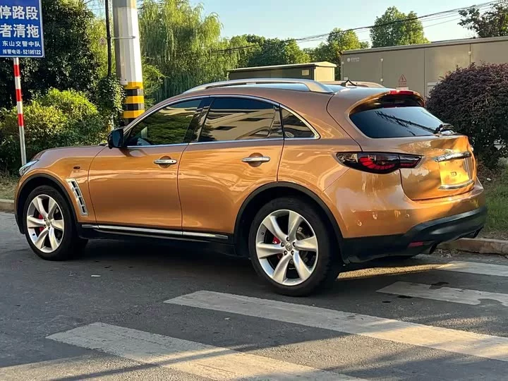 Infiniti FX
