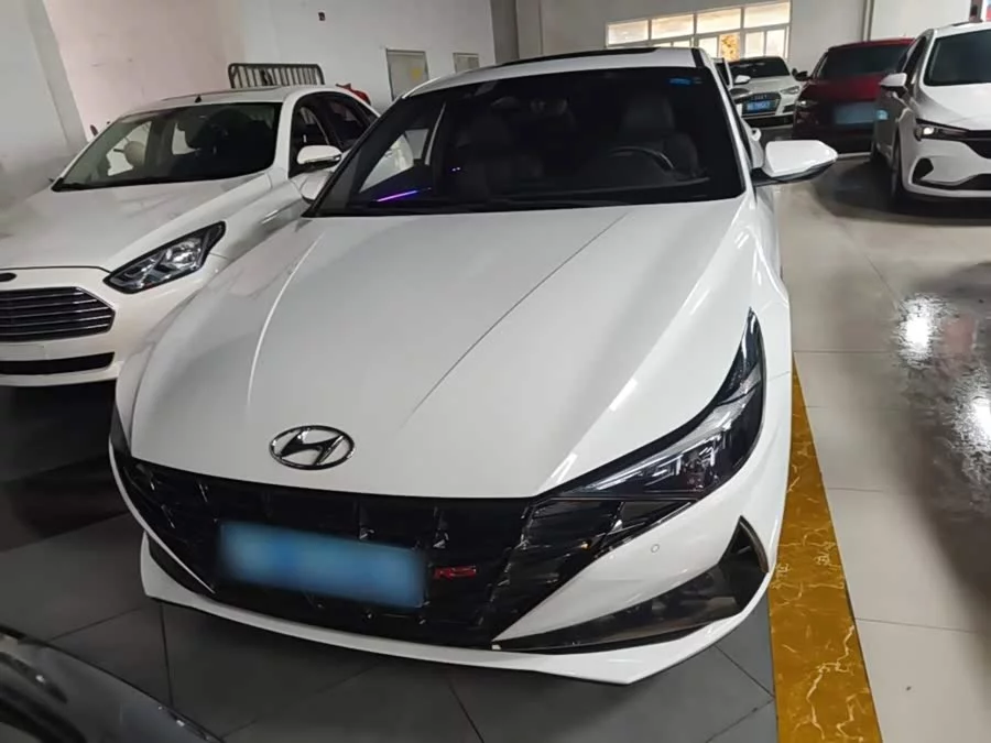 Hyundai Elantra