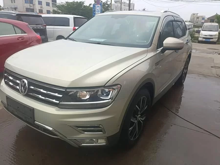 Volkswagen Tiguan L