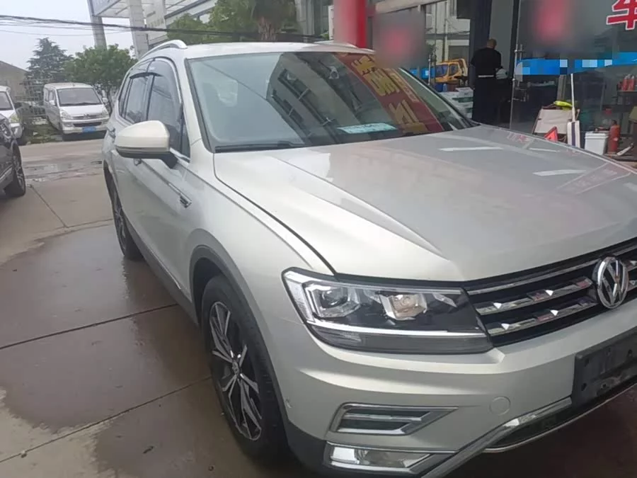 Volkswagen Tiguan L