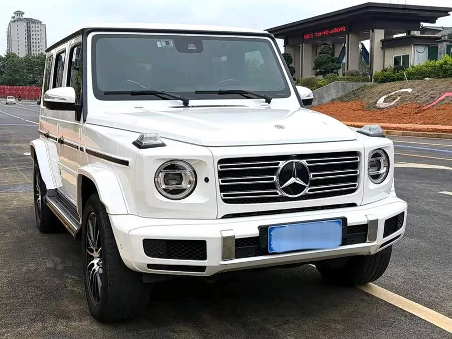 Mercedes Benz G-rated