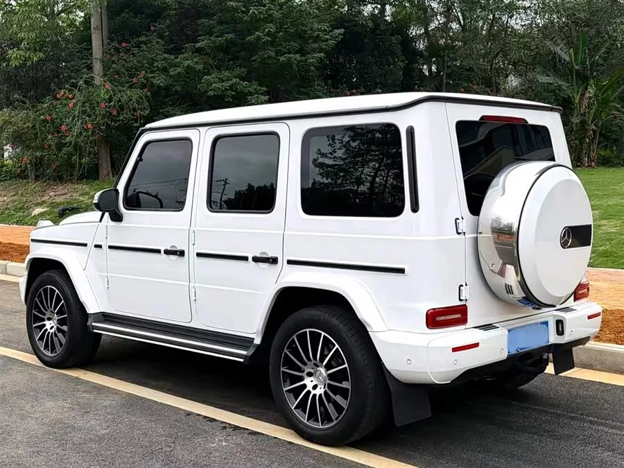 Mercedes Benz G-rated