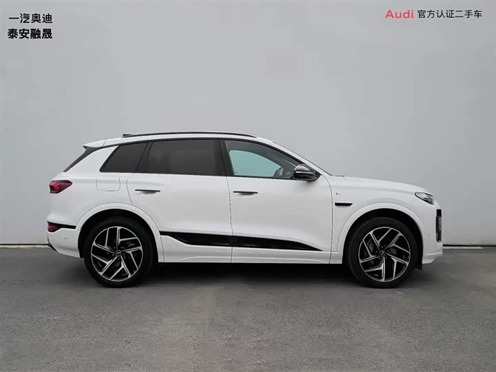 Audi Q6L e-tron