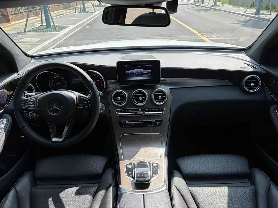 Mercedes Benz GLC