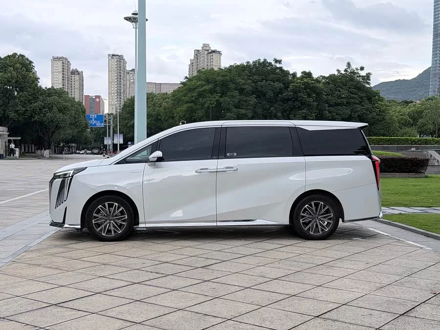 GAC Trumpchi M8