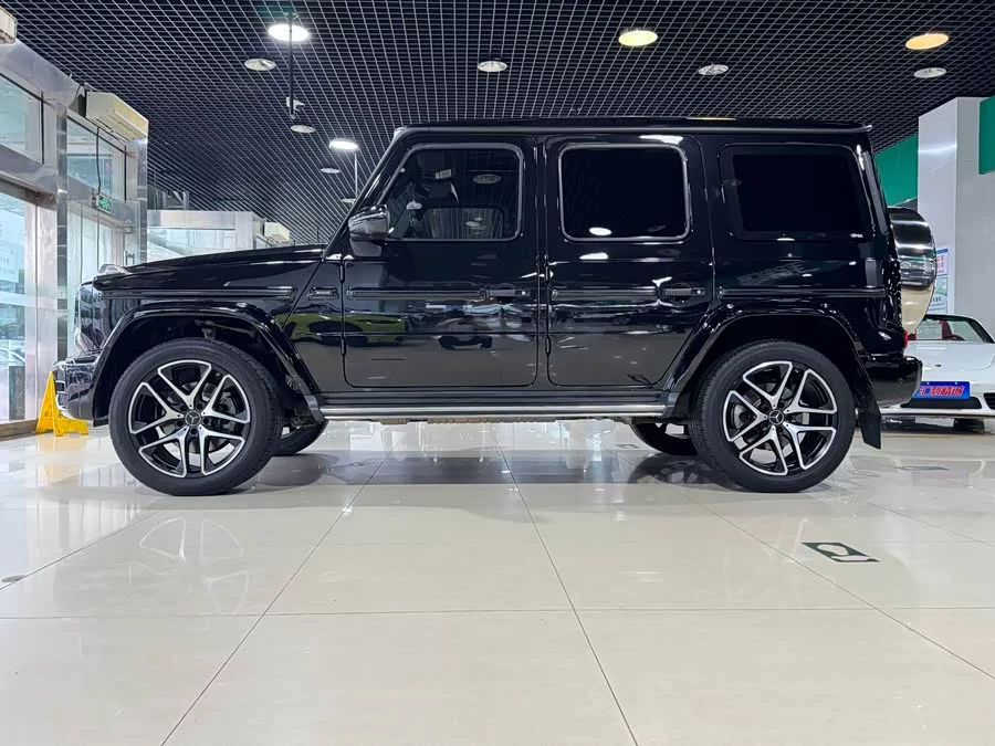Mercedes Benz G-rated