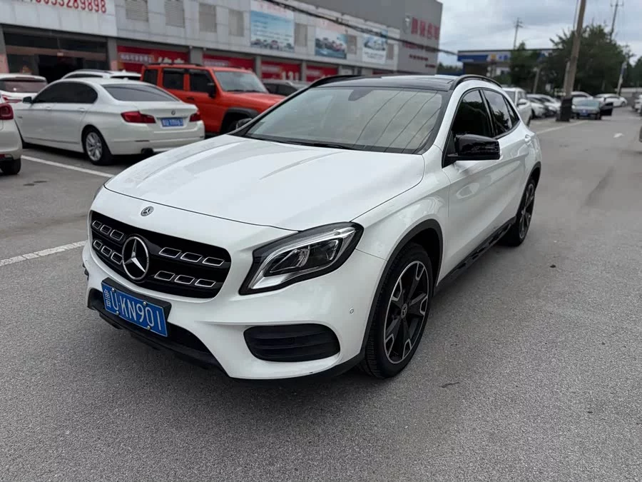 Mercedes Benz GLA