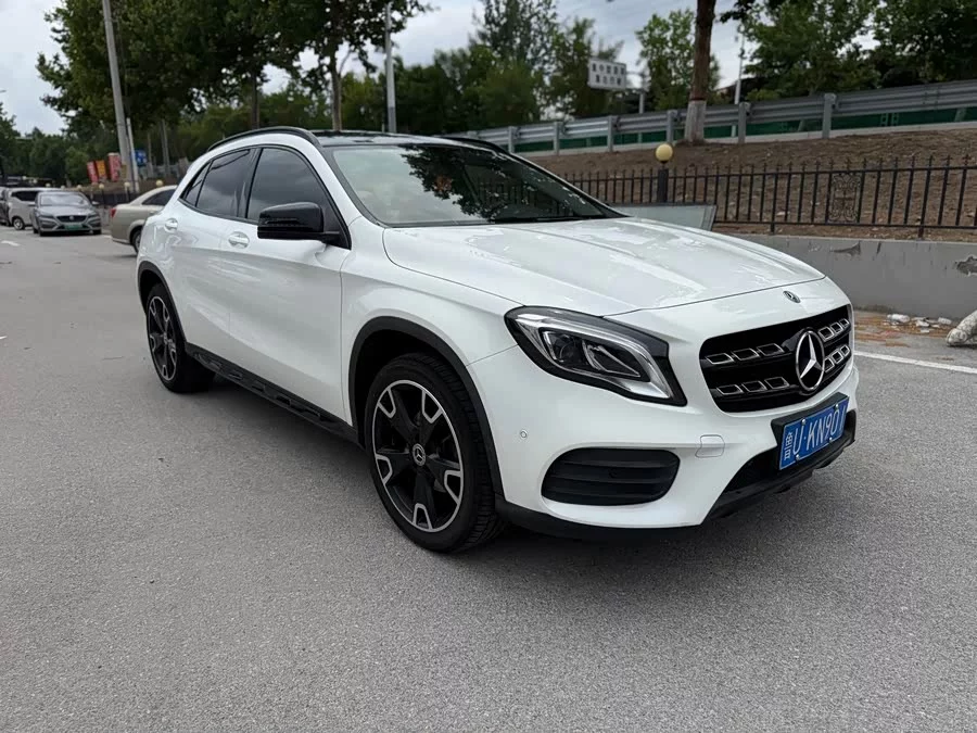 Mercedes Benz GLA
