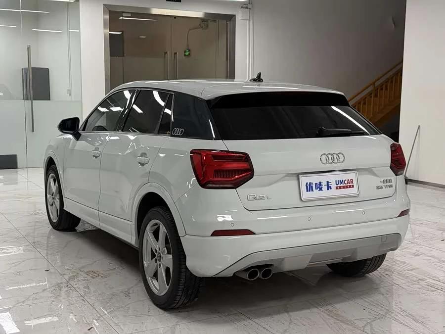 Audi Q2L