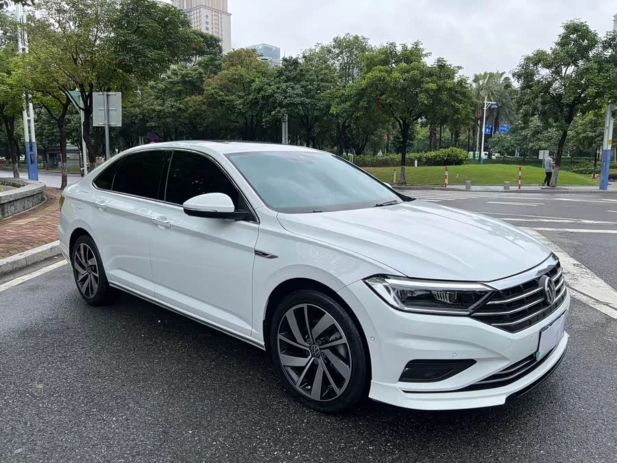 Volkswagen Sagitar