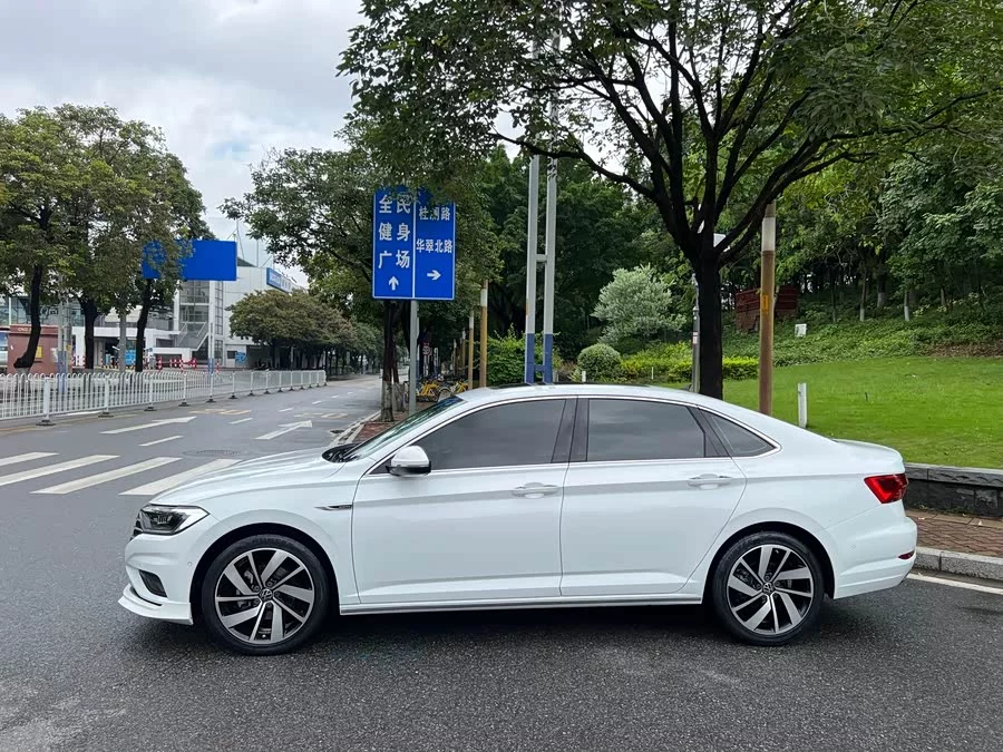 Volkswagen Sagitar