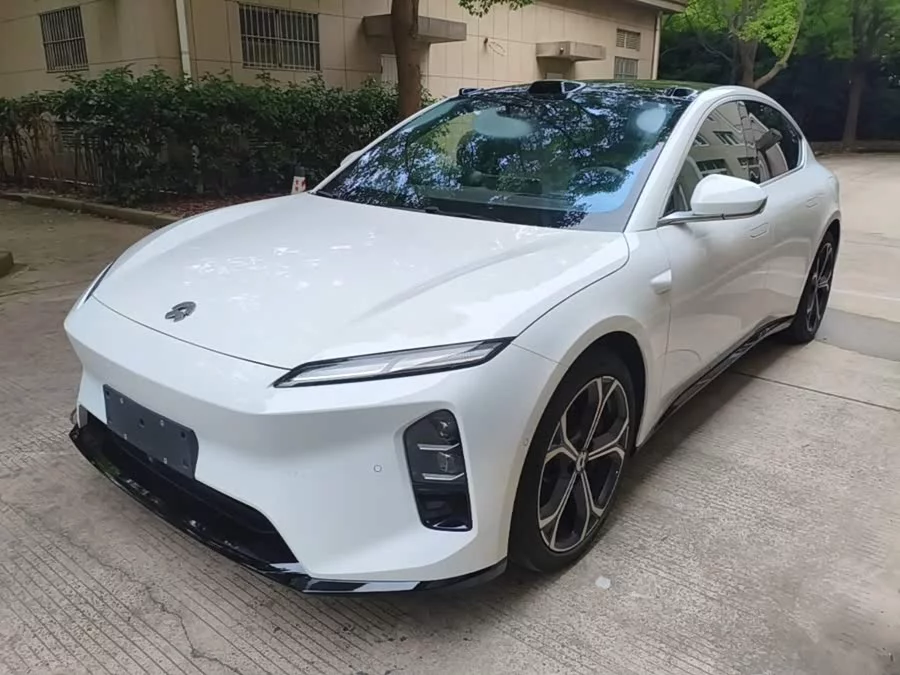 NIO ET5