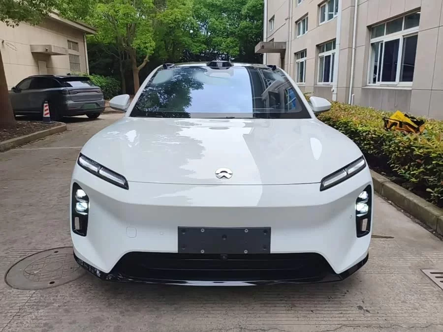 NIO ET5