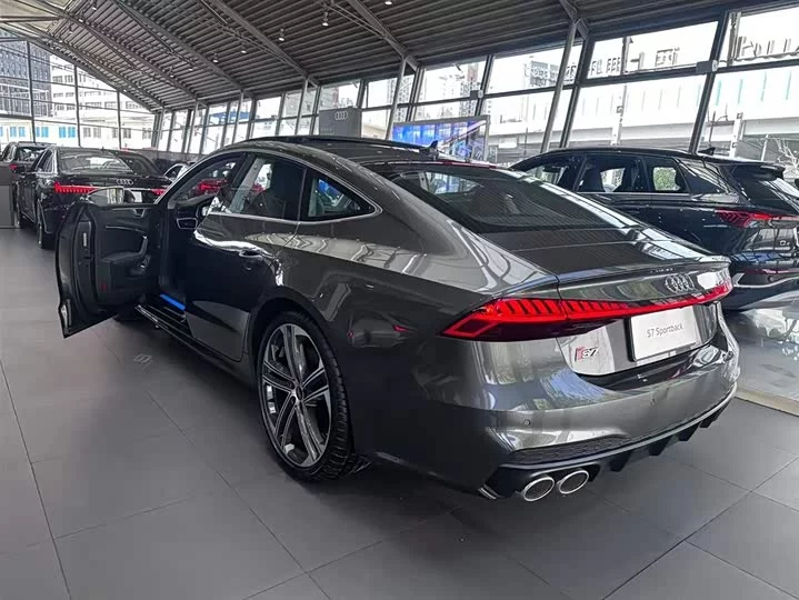 Audi S7