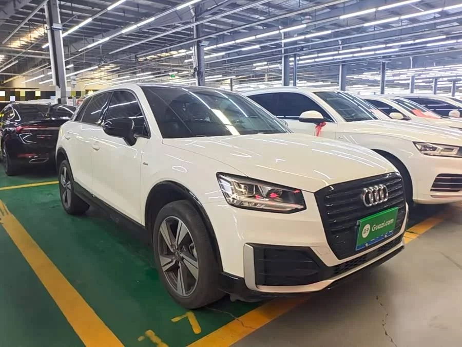 Audi Q2L