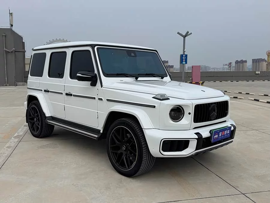 Mercedes Benz G-rated